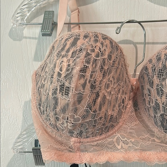Two 38D Lacey Bras - Picture 3 of 5